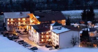 Hotel Landgut Zapfenhof Zellbergeben ภายนอก รูปภาพ